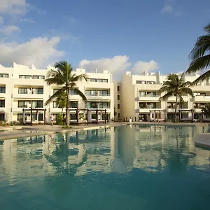 https://akumal-bay-beach-wellness-resort.quintano-roohotels.com