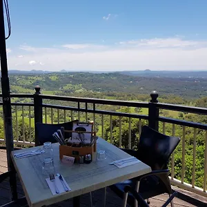 https://mayfield-on-montville.hotelssunshinecoast.net